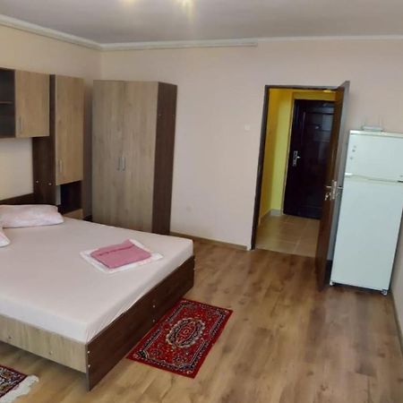 Апартаменты Flora Apartament Сату-Маре Экстерьер фото