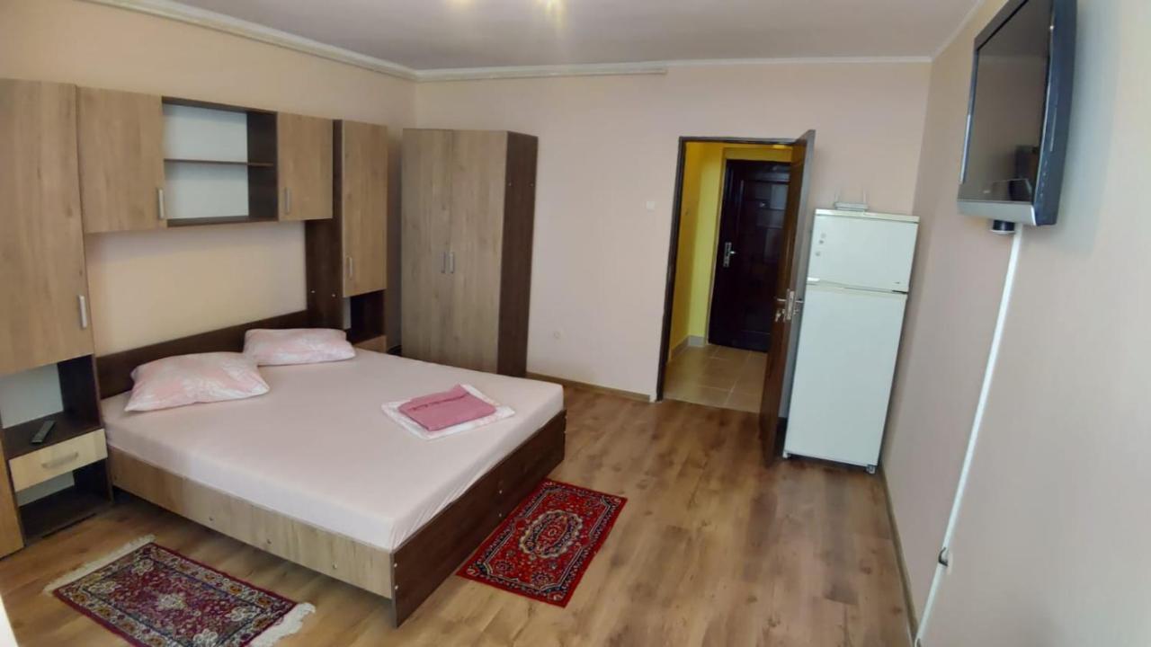 Апартаменты Flora Apartament Сату-Маре Экстерьер фото