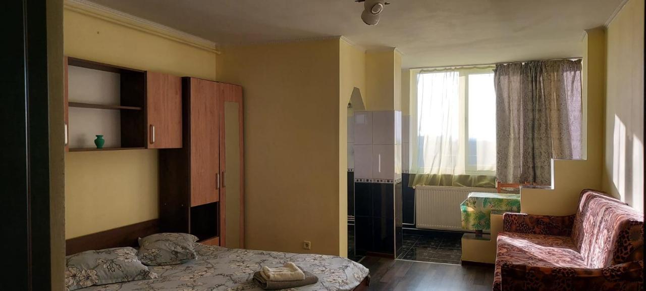 Апартаменты Flora Apartament Сату-Маре Экстерьер фото