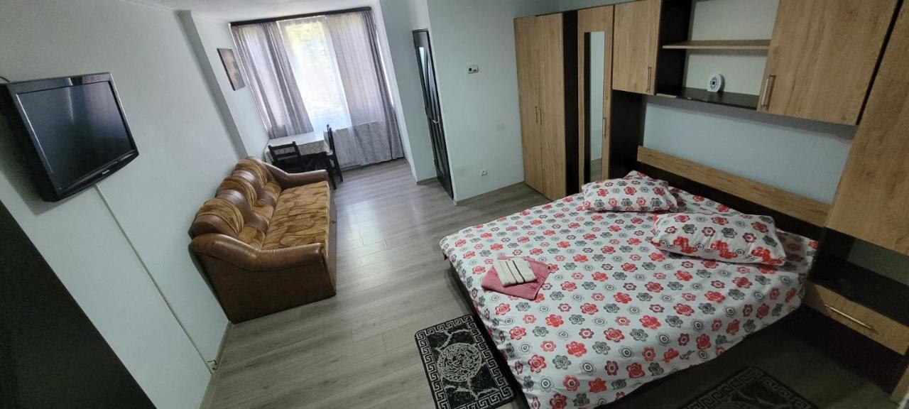 Апартаменты Flora Apartament Сату-Маре Экстерьер фото